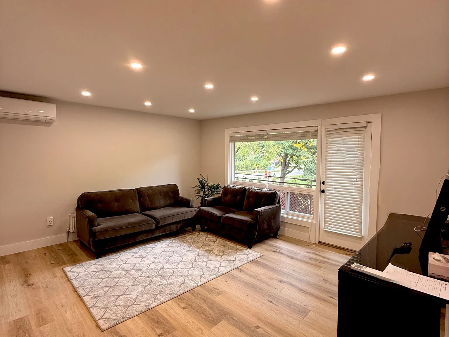 3 bed, $3,000 — Photo 3