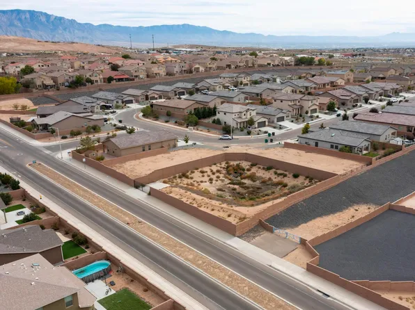 1215 Grace St NE, Rio Rancho, NM 87144