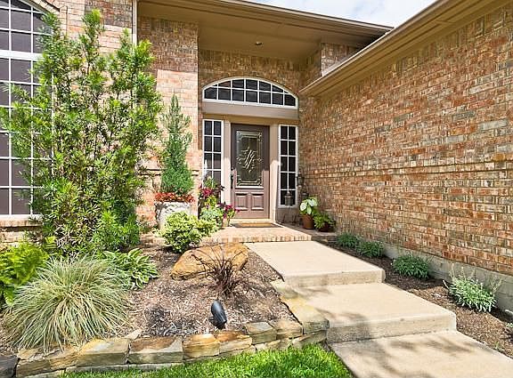 2nd image of 2759 Hidden Lake Dr