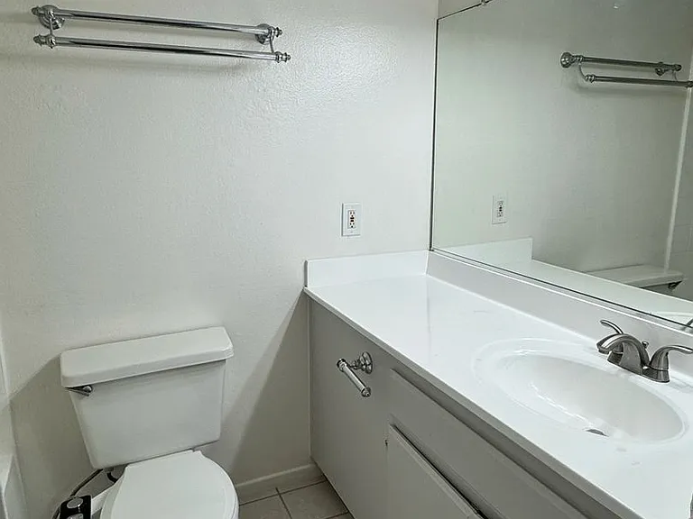 1200 Gaviota Ave #108 — Photo 9