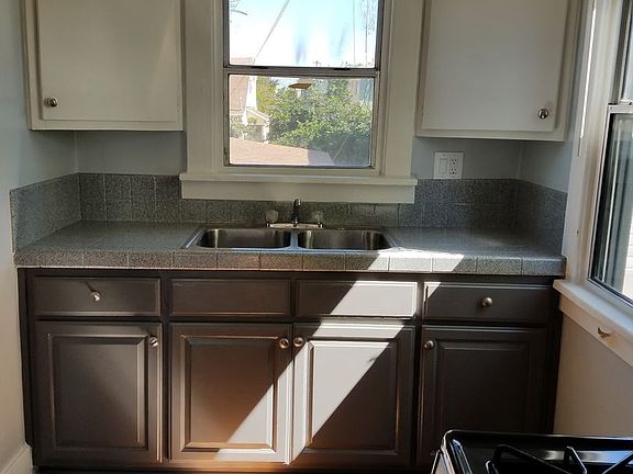 2nd image of 1544 1/2 Pine Ave #5326991