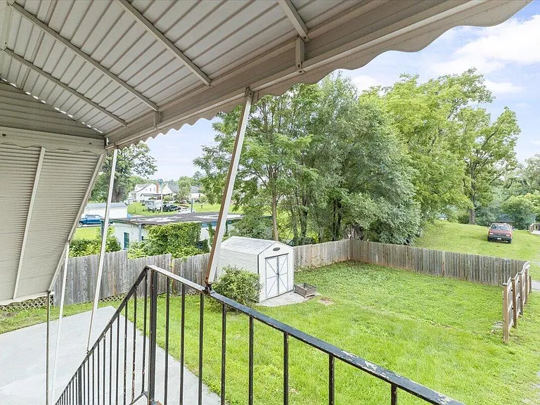 2313 King St NE — Photo 15