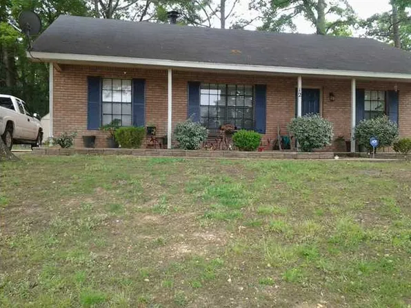 12 Briarwood Ct, Millbrook, AL 36054