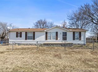 661 W 6th St, Ramona, OK 74061
