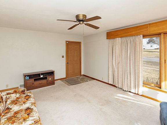 4th image of 410 N Vine St