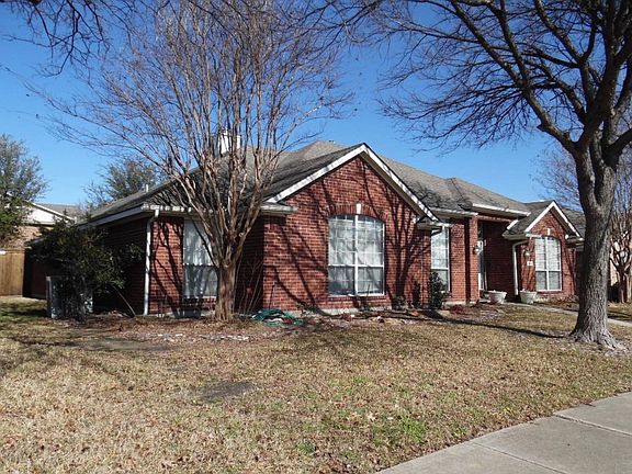 3rd image of 4924 Auburn Dr