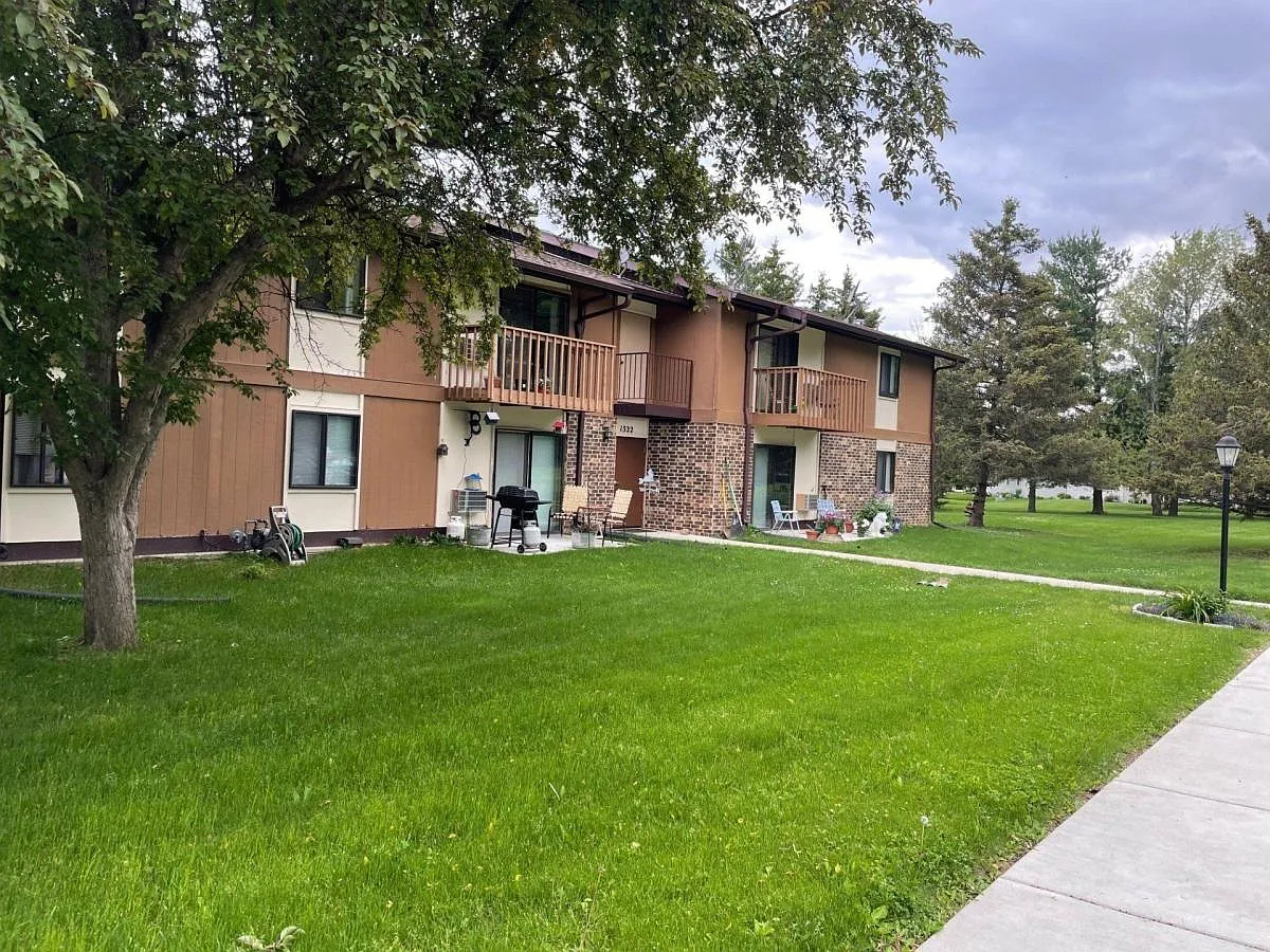 West Meadow Apartments — Photo 3