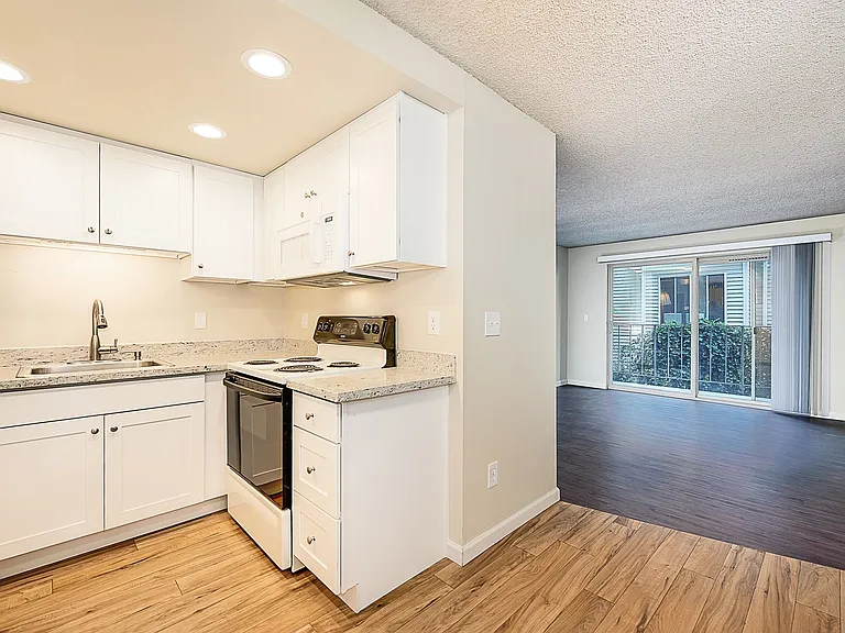 Stonebridge Apartments — Photo 35