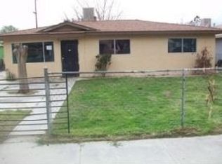 9820 Gilbert St, Lamont, CA 93241