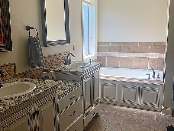 3rd image of 133 Pinnacle Dr