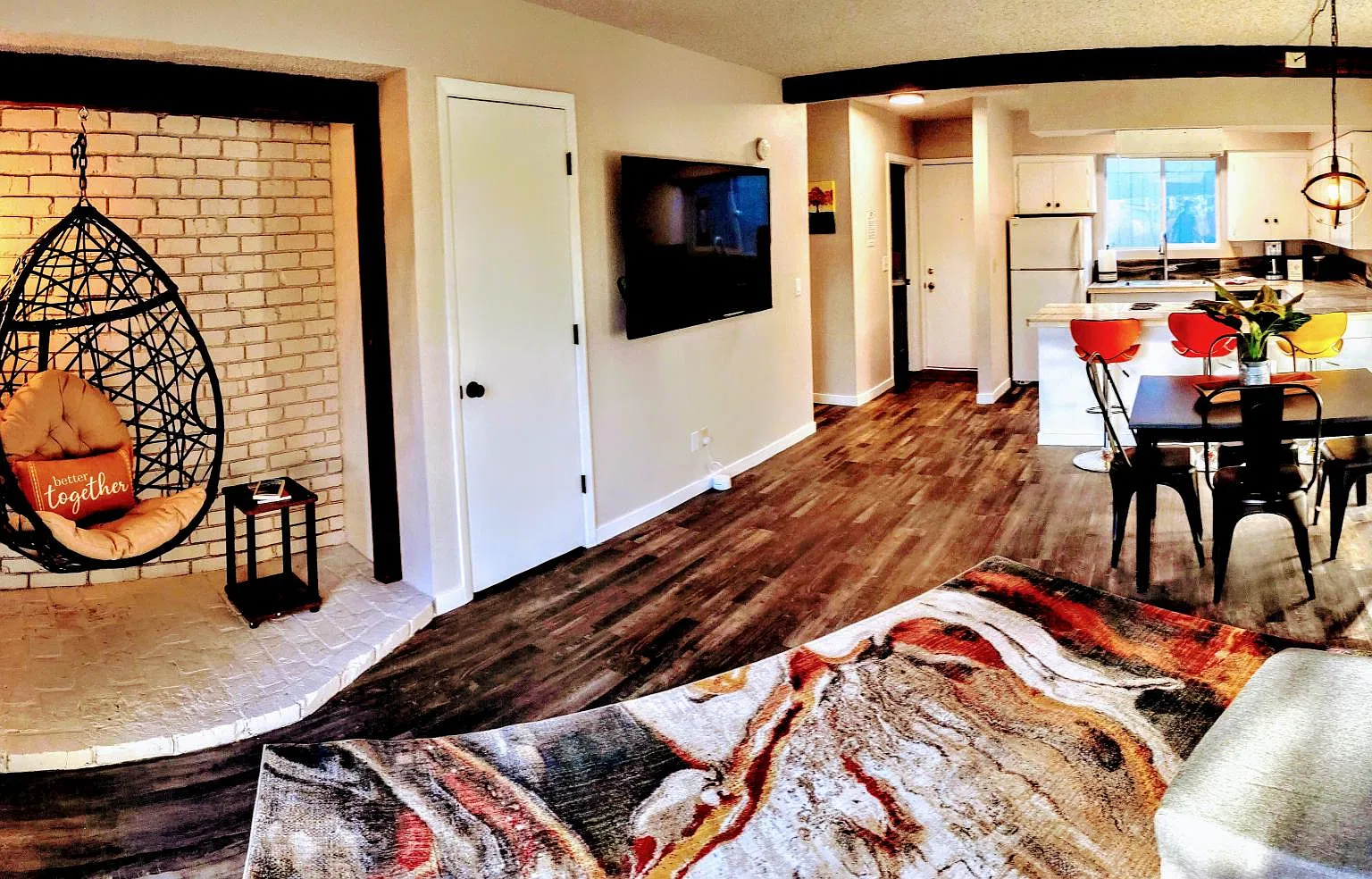 2 bed, 1.5 bath, 1050 sqft, $2,295 — Photo 2