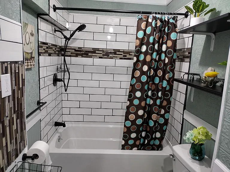 1527 Purchase St #1 — Photo 5
