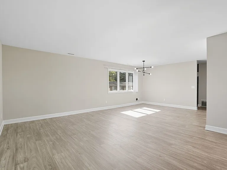 Candlelite Apartments — Photo 10
