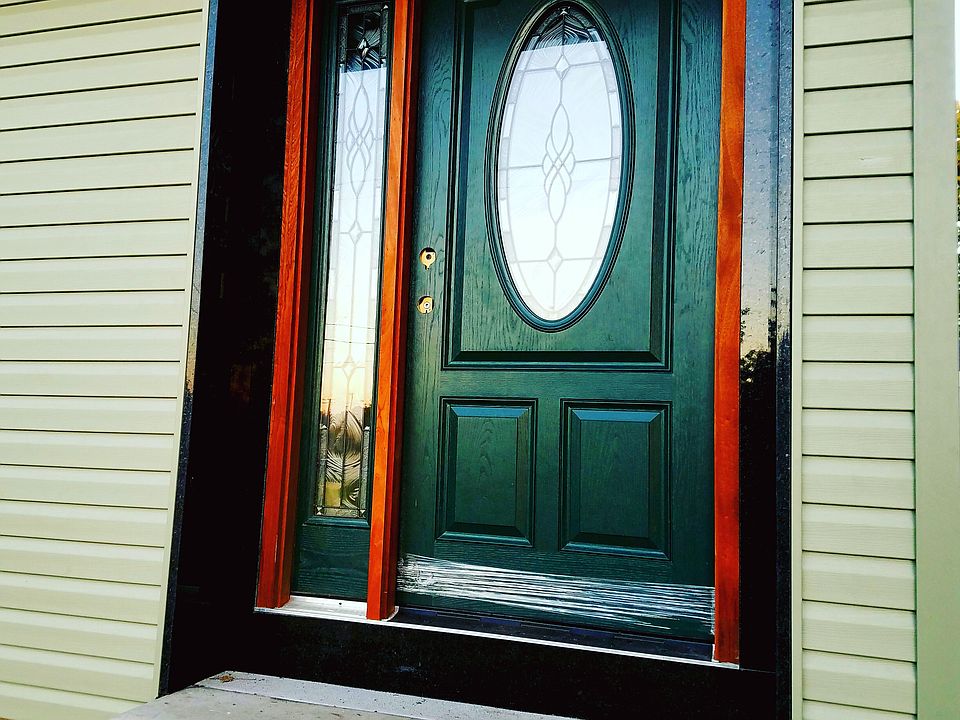 2nd image of 2889 Stanley St