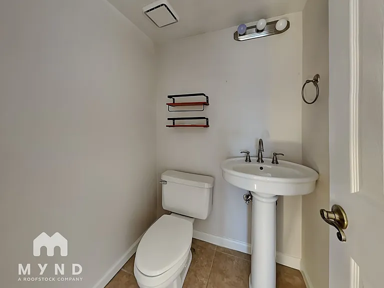 5623 E Grandview Rd — Photo 32
