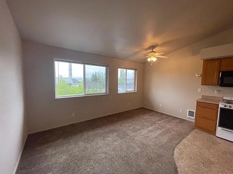 505 S Summit Ave #B — Photo 7