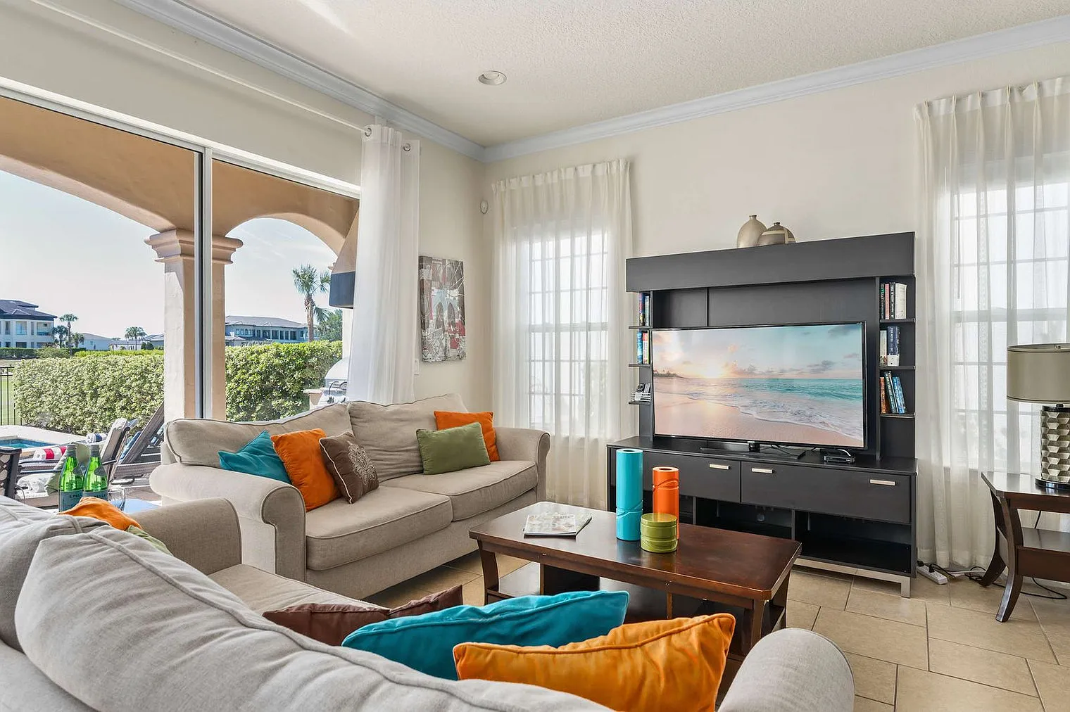 5 bed, 5.0 bath, 3196 sqft, $8,341 — Photo 2