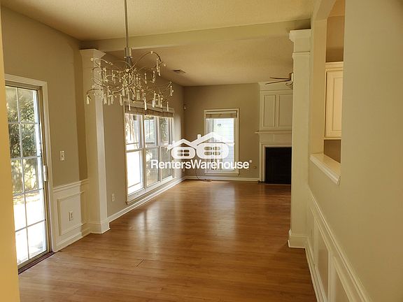 3rd image of 2706 Cottesford Dr SE