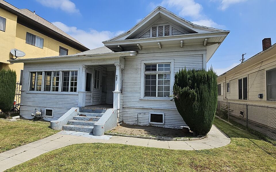1st image of 937 E 20th St