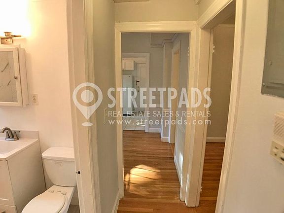 Hallway/Bathroom