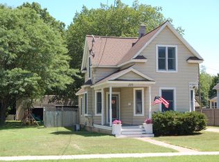 229 N State St, Zeeland, MI 49464
