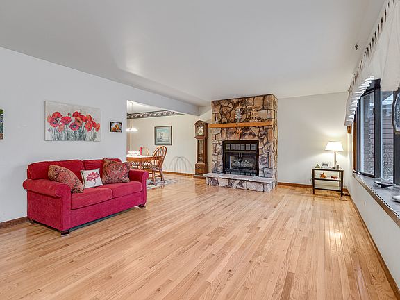 2nd image of 36 Pine Ave
