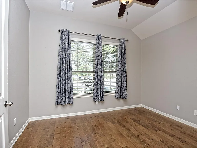 2508 Hilltop Divide Ln — Photo 13