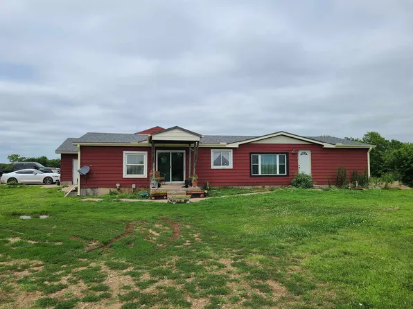 10716 212th Rd, Winfield, KS 67156