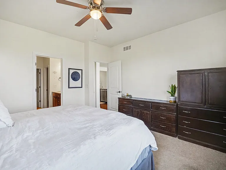 470 Grenville Cir — Photo 10