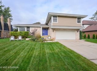 1606 Longmeadow Dr, Glenview, IL