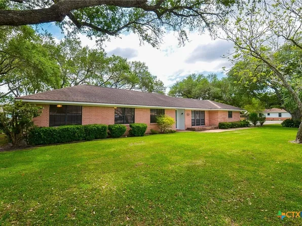 203 Marx St, Ganado, TX 77962