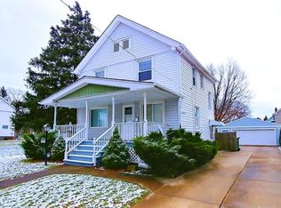 5145 Greenhurst Dr, Maple Heights, OH 44137