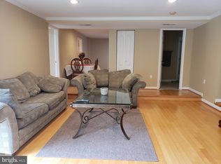 8301 Private Ln, Annandale, VA 22003