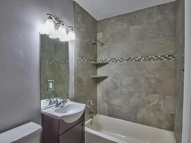 409 Perkins St — Photo 11