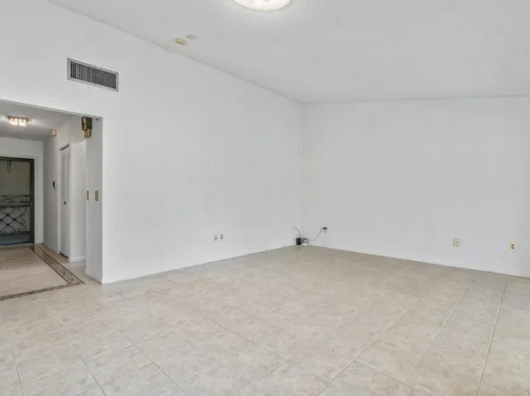 6296 Red Cedar Circle, Greenacres, FL 33463