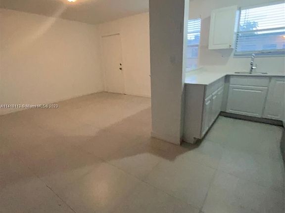 3rd image of 1975 NE 135th St APT 3G