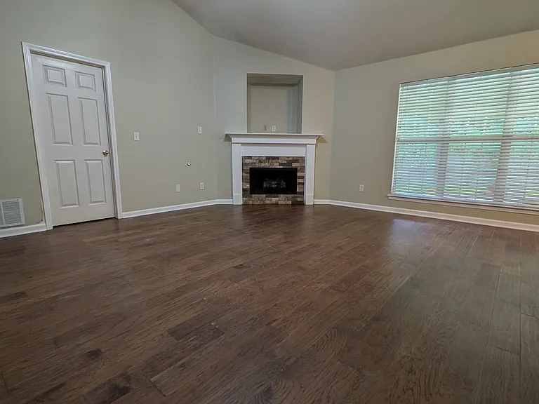 13171 Sandbourne Dr S — Photo 3