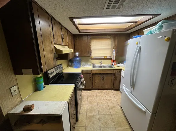 109 N Cimarron Dr, Enid, OK 73703