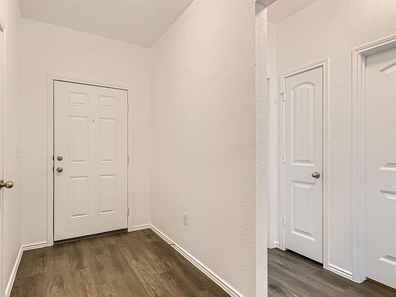 2nd image of 3504 Conyers Ln