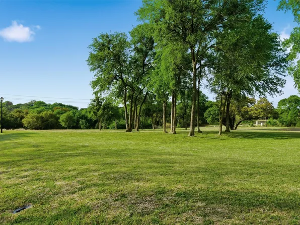 1 Covington Dr, Woodway, TX 76712