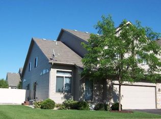 1621 Bedford Ln, Shakopee, MN 55379