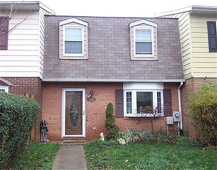 Cozy Townhome w/ Updates Throughout