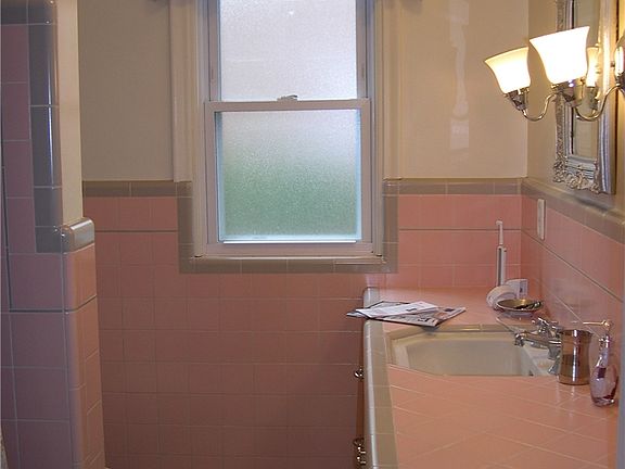 4th image of 2204 E Emerson Ave