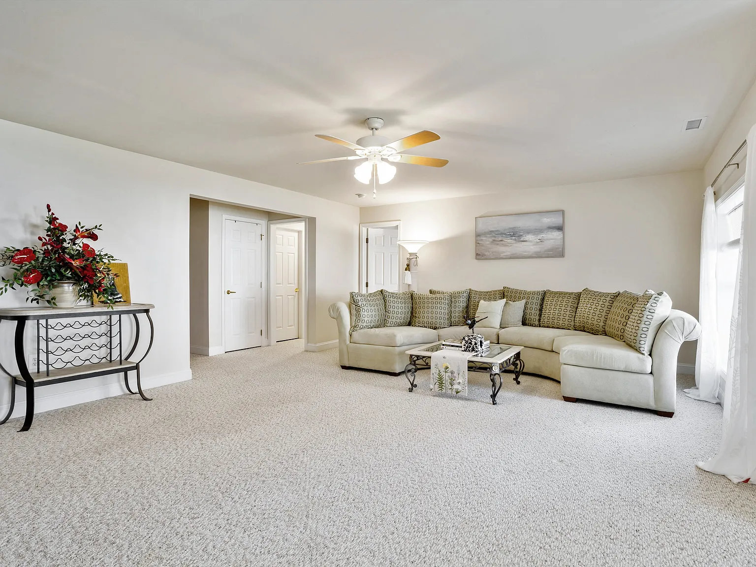 3 bed, 3264 sqft, $2,900 — Photo 4