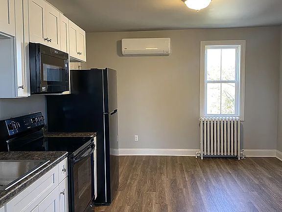 3rd image of 930 N Shippen St #3