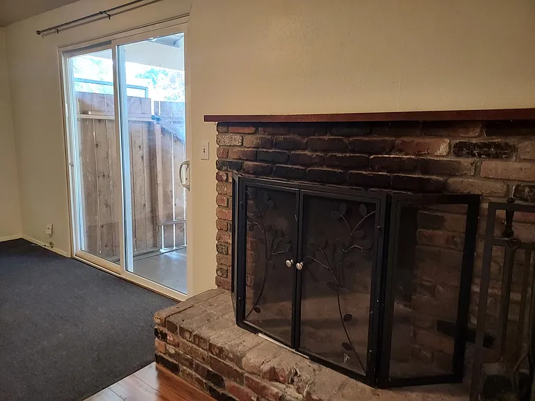 2145 Primrose St — Photo 17