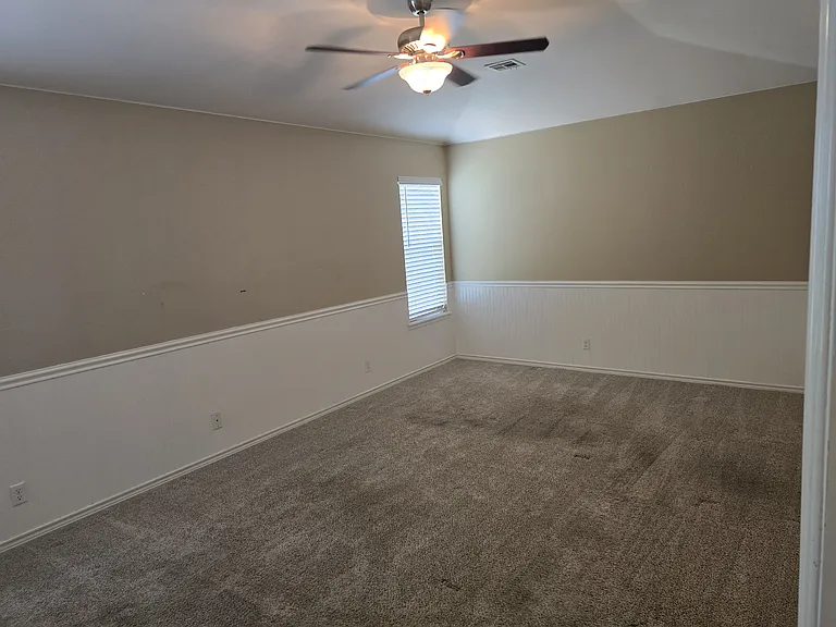 500 E Kansas St — Photo 7