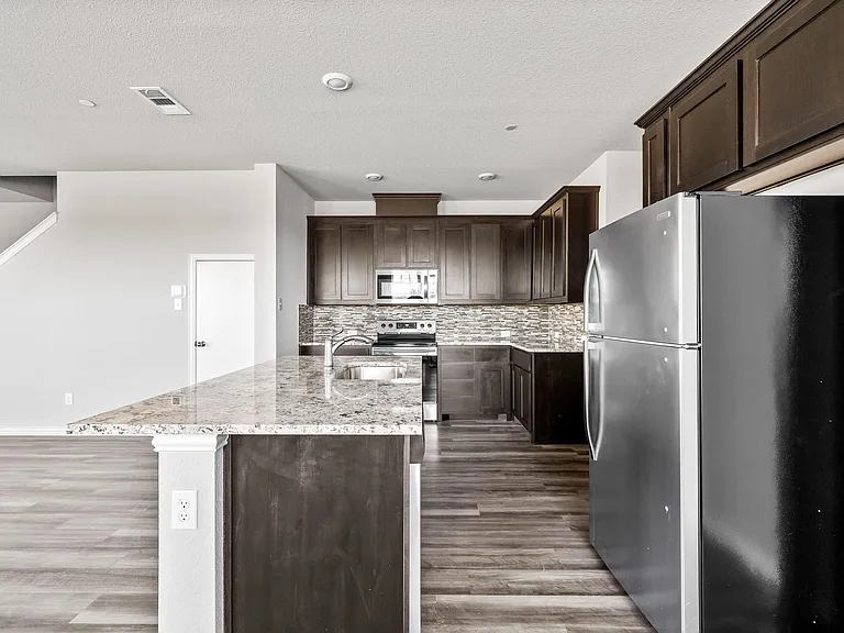 3201 Solana Cir — Photo 18