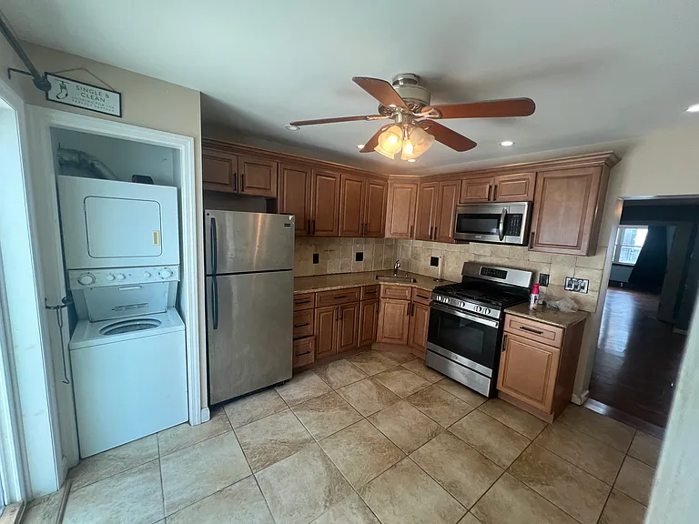 43 E 17th St #1 — Photo 8