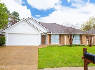 595 Acorn Ln, Brandon, MS 39047